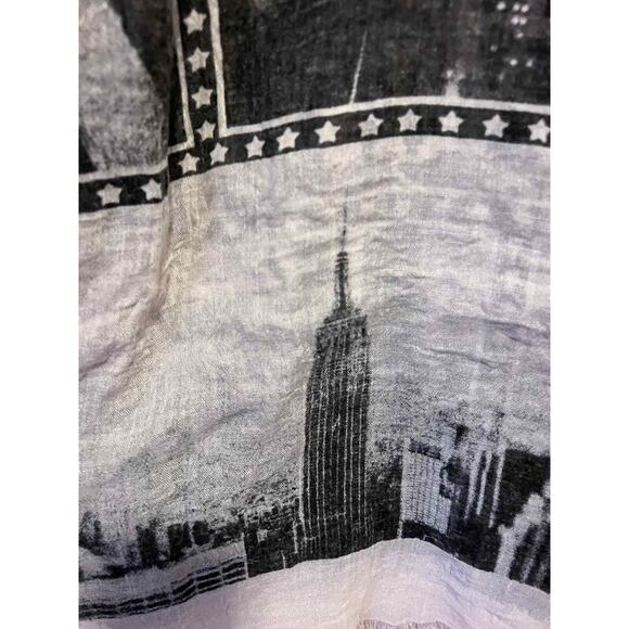 Look Women's clasic New York neck scarf with an American statue print NY A003086 - Picture 7 of 8